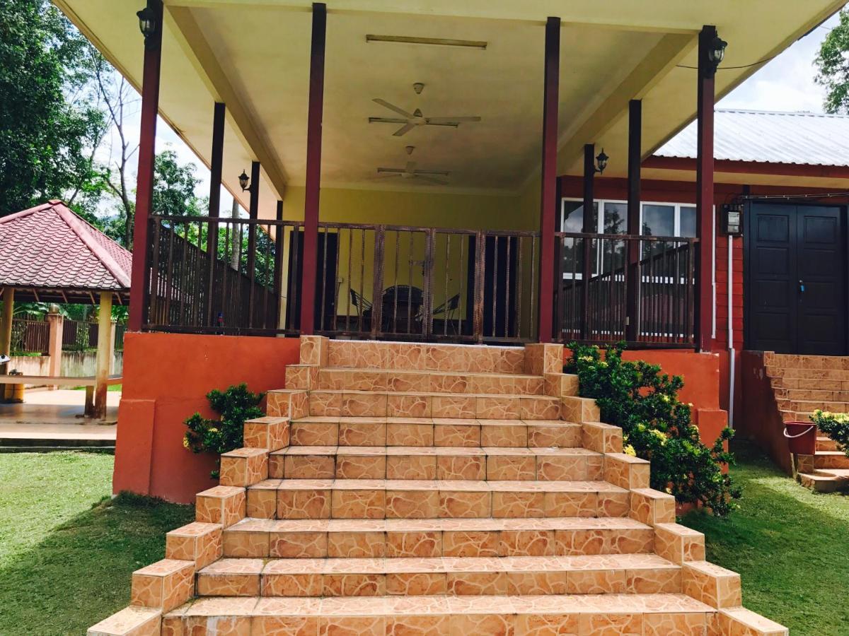 バタング・カリ Desa Kaloi Farmhouseヴィラ エクステリア 写真