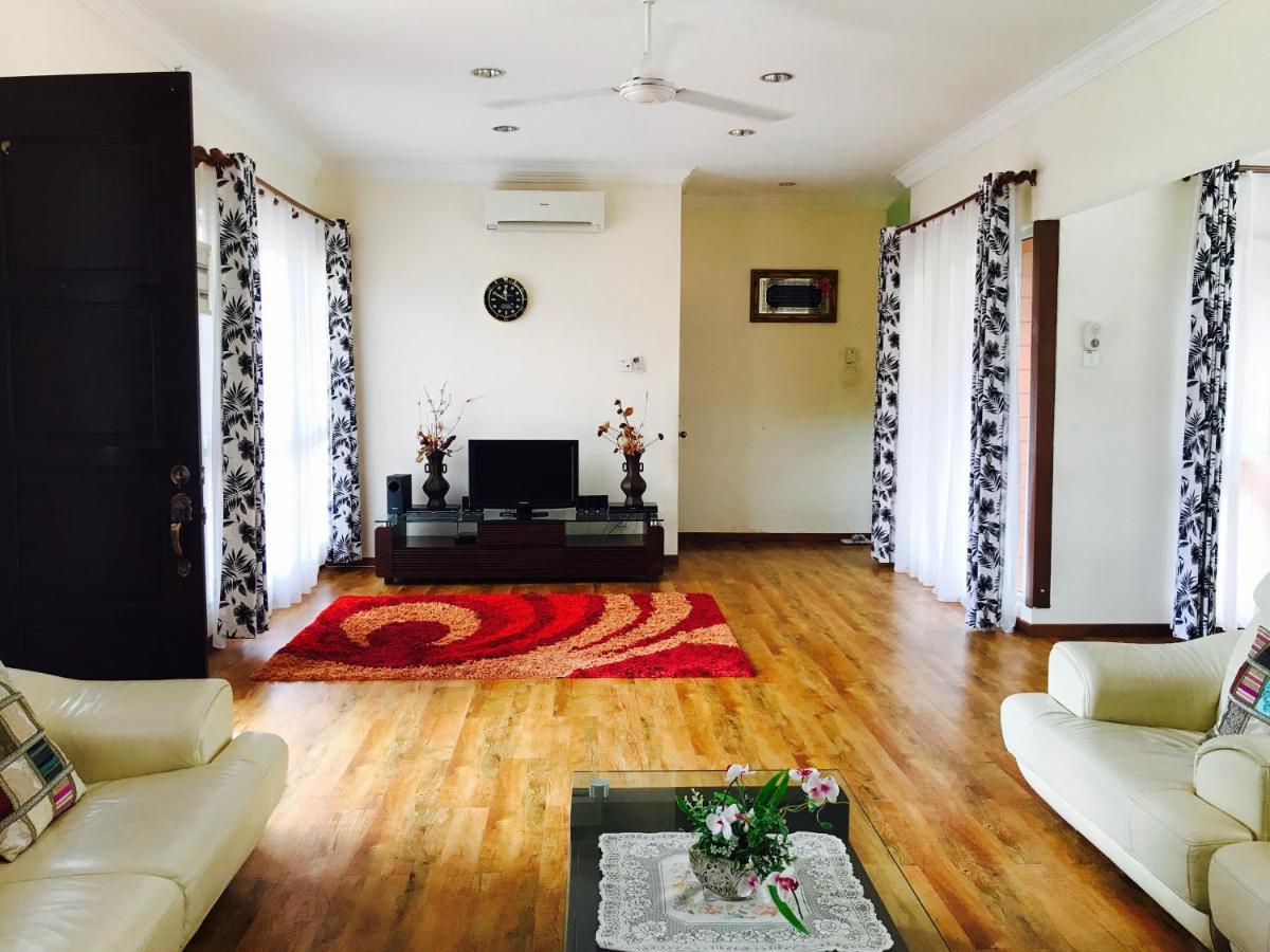バタング・カリ Desa Kaloi Farmhouseヴィラ エクステリア 写真